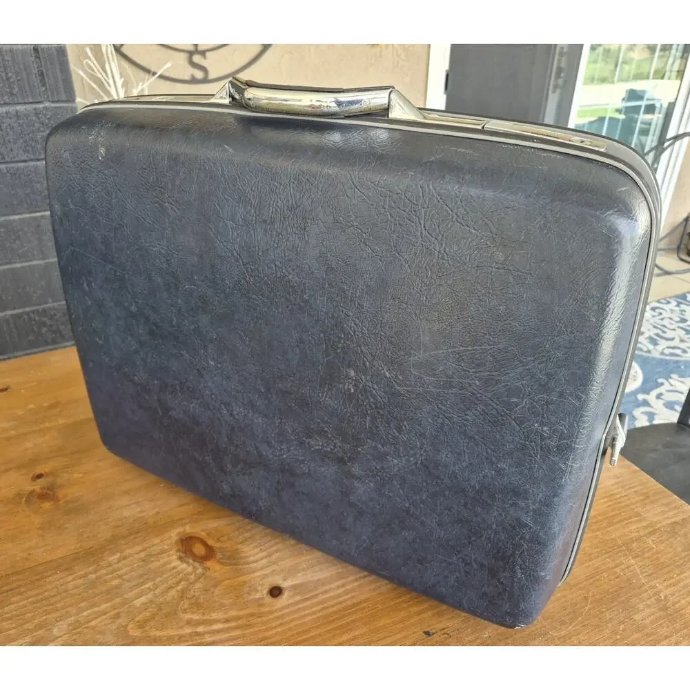 Vintage Blue Samsonite Silhoutte Luggage Suitcase Hard Shell 26x21x8 With Wheels